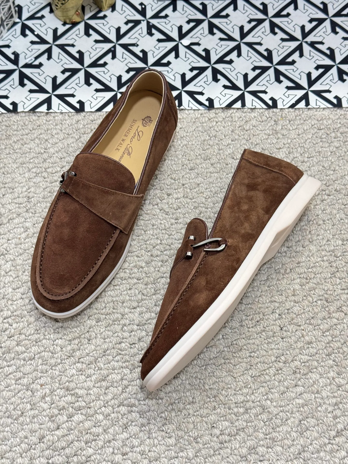Men's men's shoes 💰380 [New model] 🍓🍓Loro Piana - LP couple model. The new moccasins are made of water-repellent treated suede uppers with rubber soles, a classic. The complex craftsmanship and meticulous structure make the shoes light and soft, allowing you to walk comfortably and freely. Perfect for wearing at the beach or out in the water during the summer. Size: 35-44 (45 customized